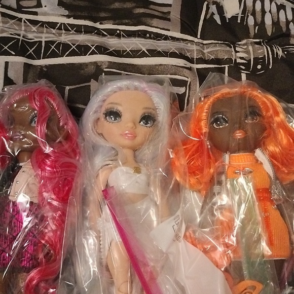 DOLLS - Picture 17 of 17